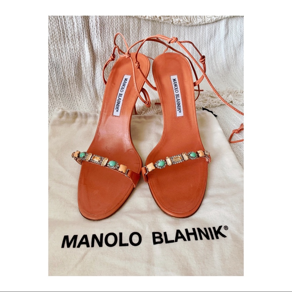 HOST PICK 🎀 Authentic Coral Manolo Blahniks
